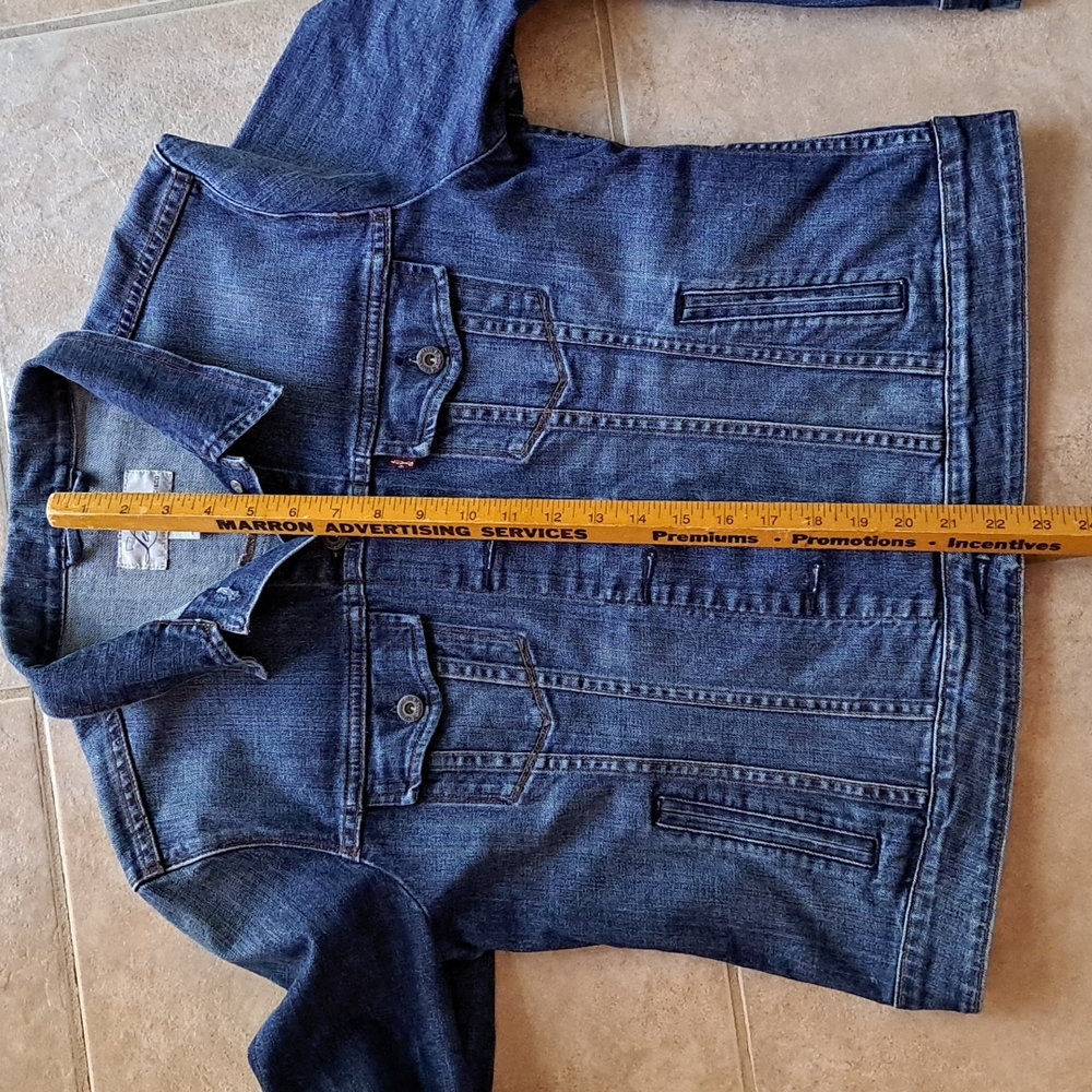 Levi's - Picture 14 of 16